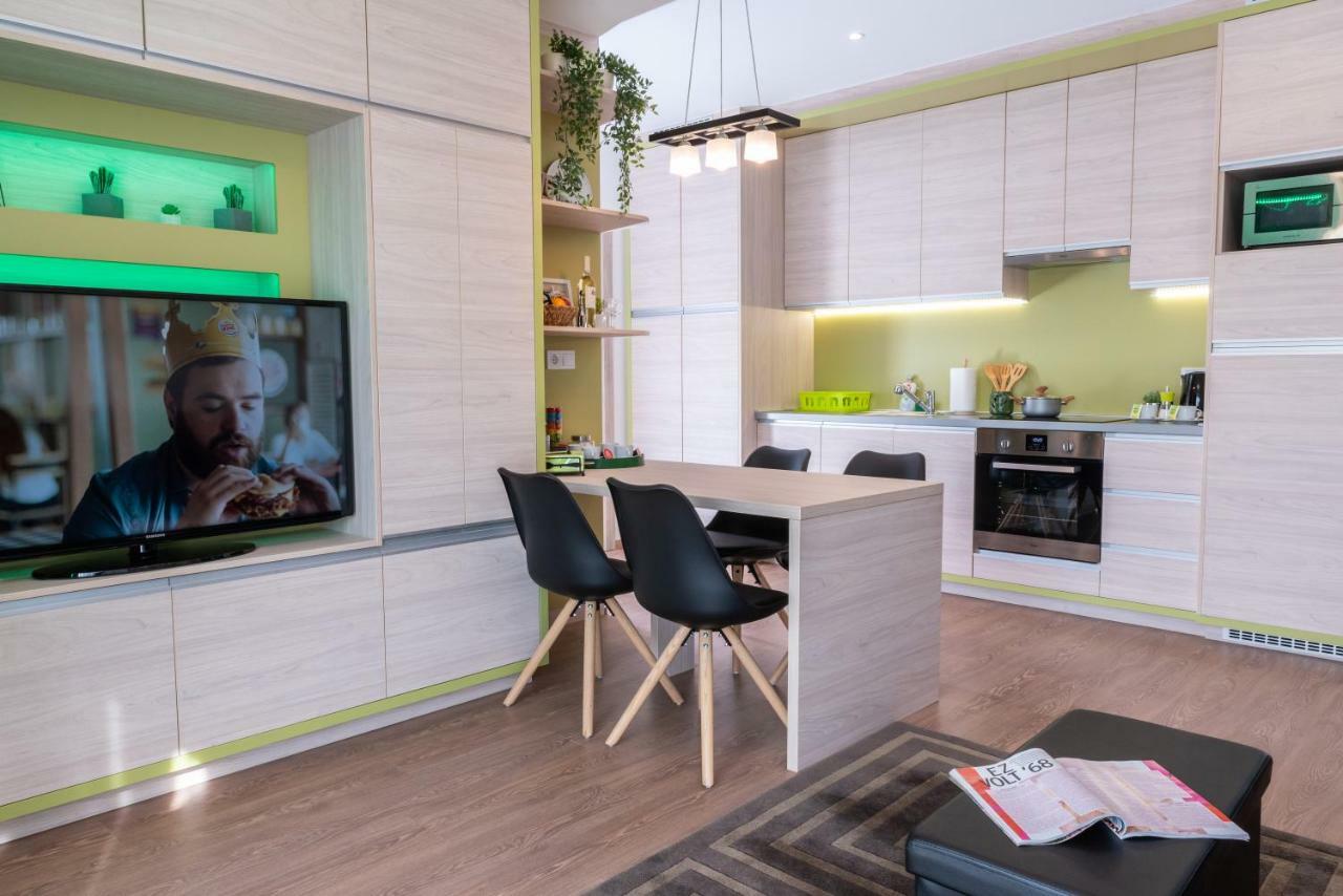 Defne Apartman เดเบรตเซน ภายนอก รูปภาพ