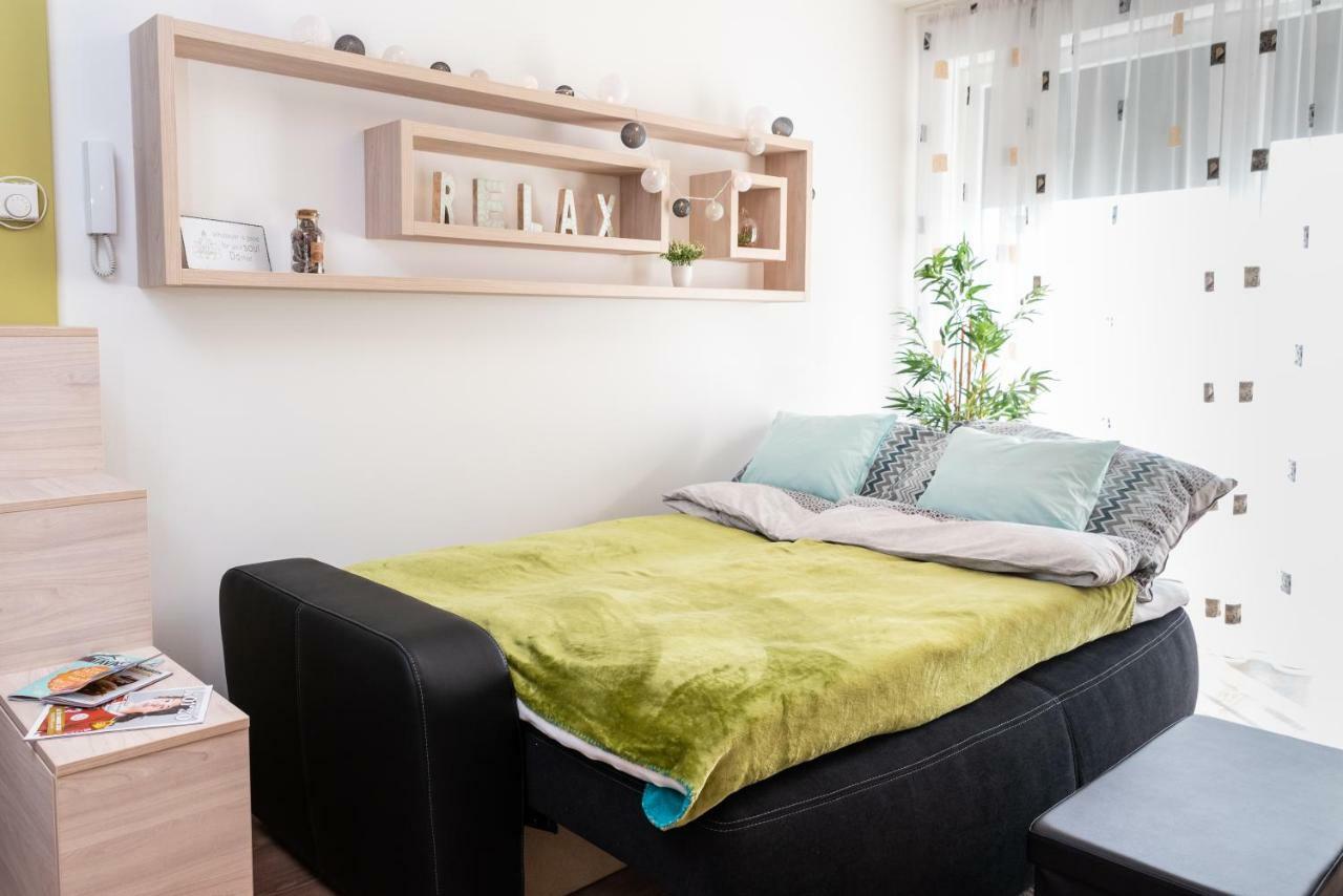 Defne Apartman เดเบรตเซน ภายนอก รูปภาพ