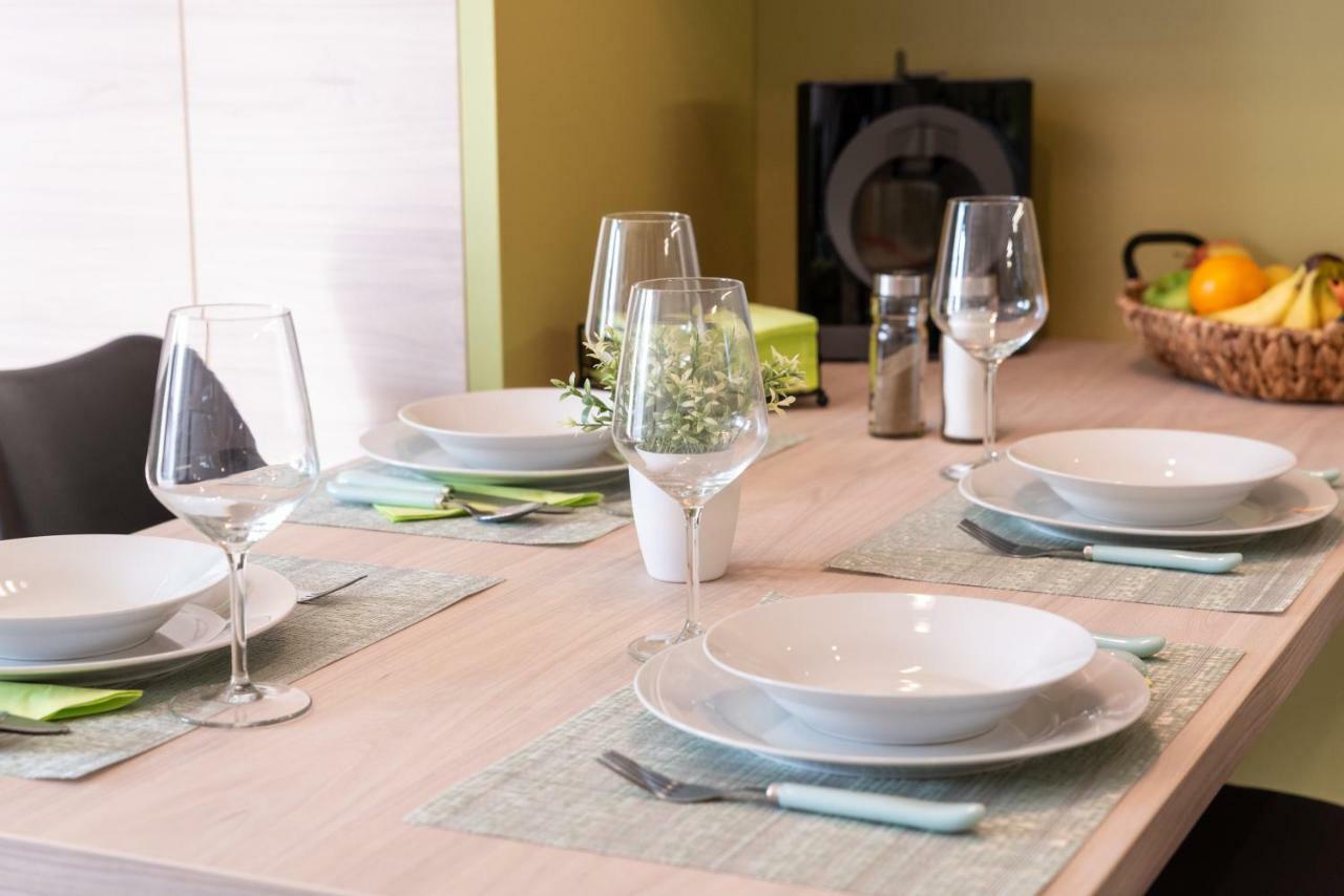 Defne Apartman เดเบรตเซน ภายนอก รูปภาพ